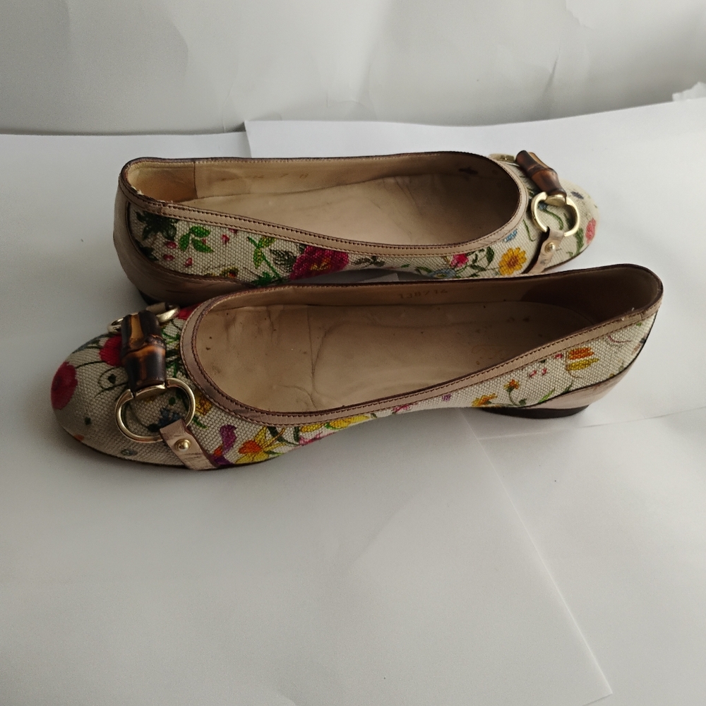 Gucci Floral Canvas Ballet Flats with Bamboo Horsebit - Cream, Red, Green, Brown - Picture 13 of 16